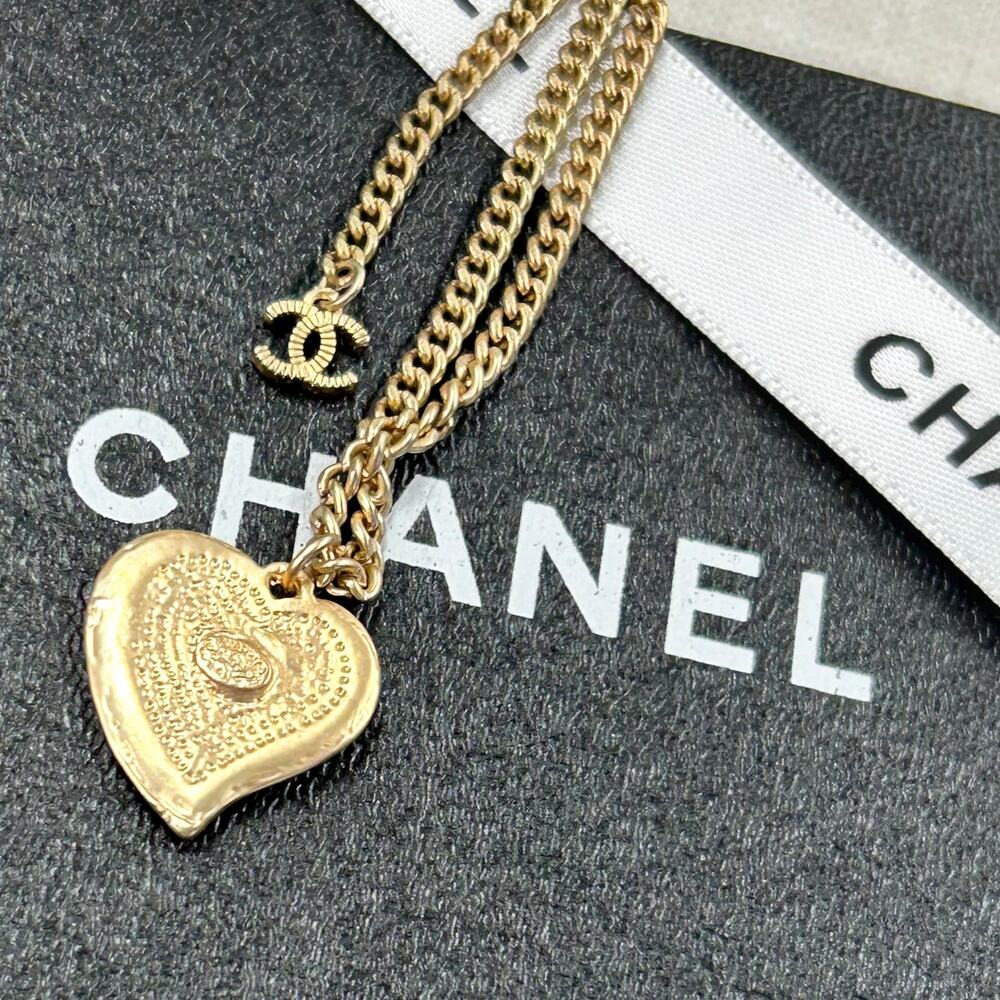 Genuine 18k Gold Plated Chanel Black Enamel Heart CC Logo Luxury Holiday Gift - Picture 4 of 8